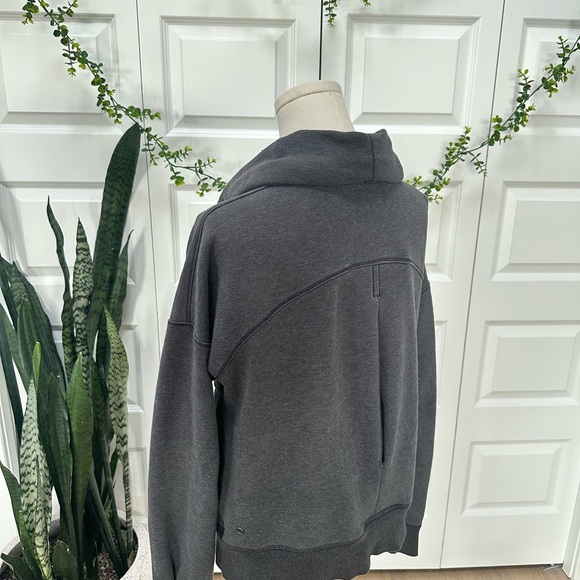 LuluLemon Hug It Out Jacket - Picture 2 of 3